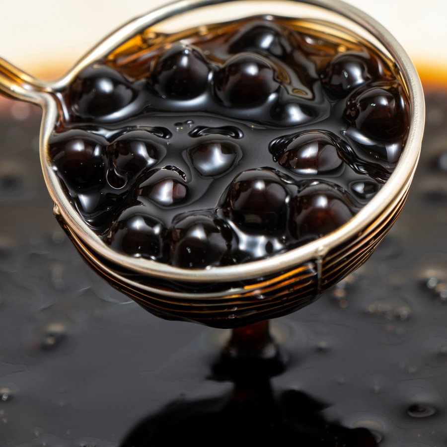 kuromitsu tapioka boba — schwarze perlen in kuromitsu syrup bei tea99 frankfurt